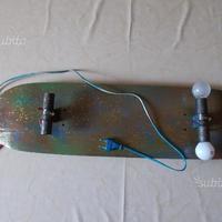Lampada skateboard unica