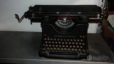 Macchina da scrivere Olivetti