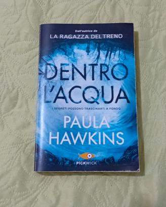 Dentro l'acqua di Paula Hawkings
