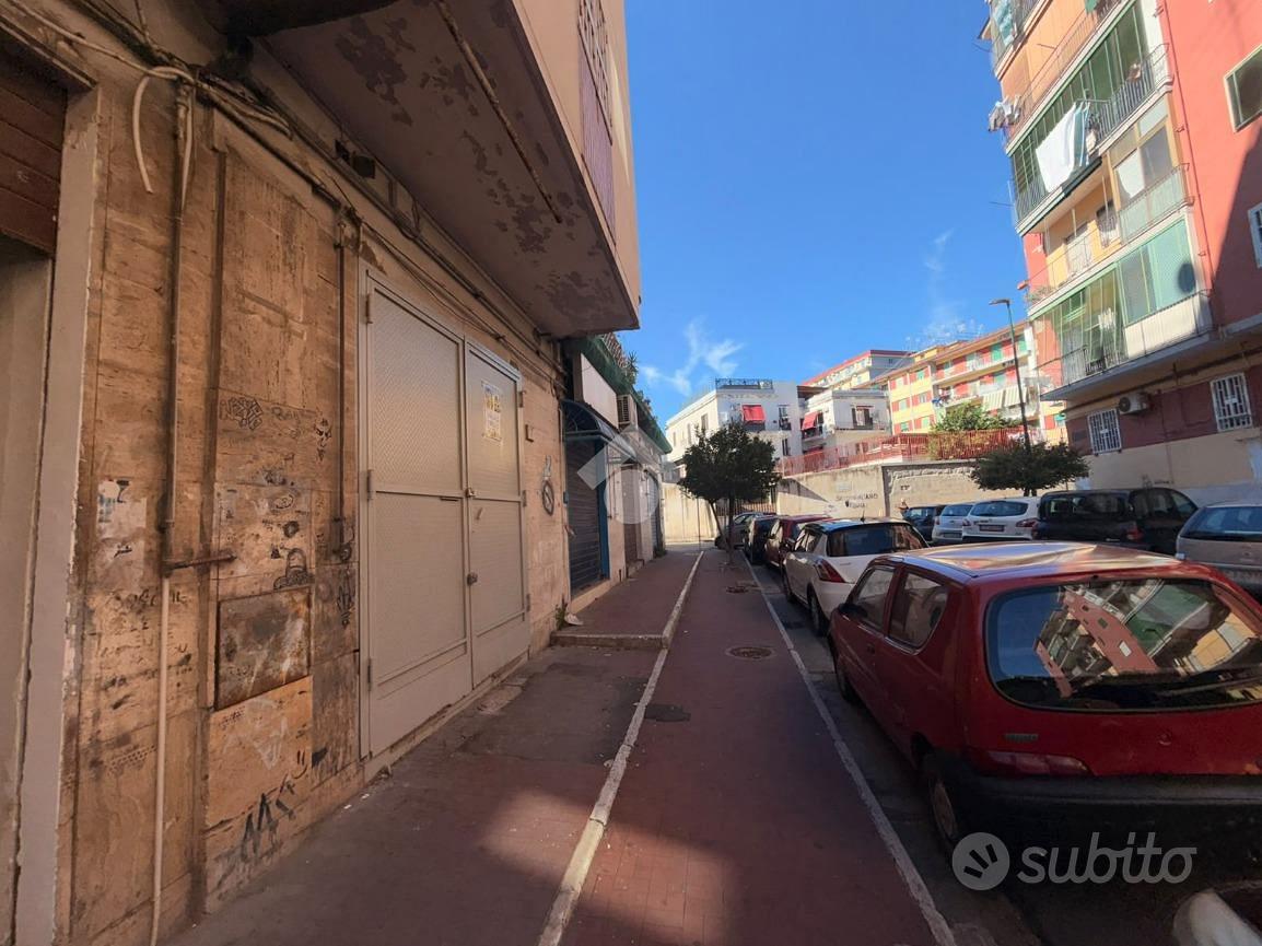 NEGOZIO A NAPOLI - Altro