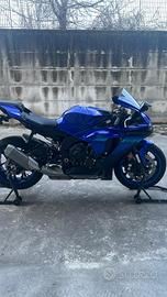 Yamaha R1
