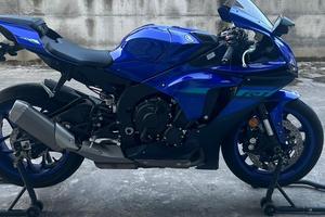 Yamaha R1