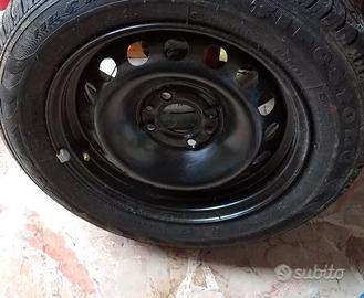 Pneumatico auto nuovo + cerchio nuovo