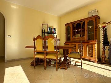 3 LOCALI A GIUGLIANO IN CAMPANIA