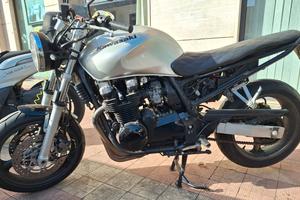 Kawasaki ZR 7 - 2001