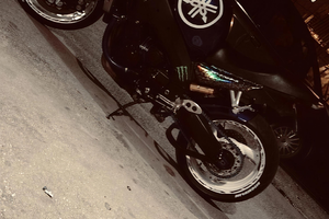 Yamaha yzf 750r - 1996 - special Naked o scambi0