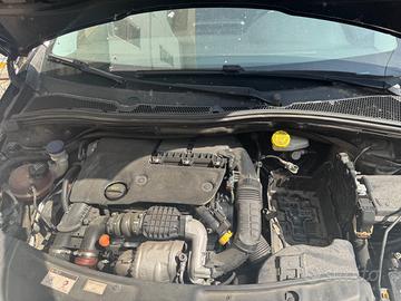 Peugeot 208 1.6 turbo diesel 2016