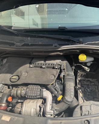 Peugeot 208 1.6 turbo diesel 2016