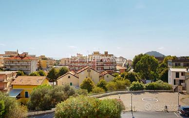 CERCHI UN TRILOCALE VISTA MARE?