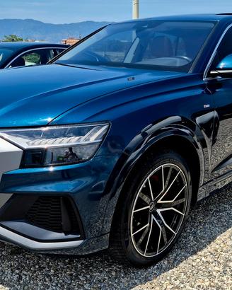 Audi Q8 50 TDI 286 CV quattro Tetto apribile