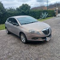 Lancia Delta 1.4 gpl di serie