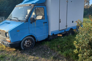 Autonegozio Iveco 35-8 Patente B