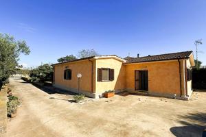 Villa di 125 m² con 5 locali e box auto doppio a F