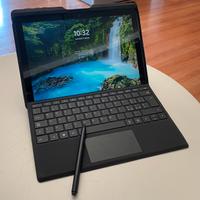 Surface Pro 7 con accessori