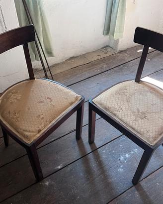 Coppia di sedie vintage in legno e tessuto