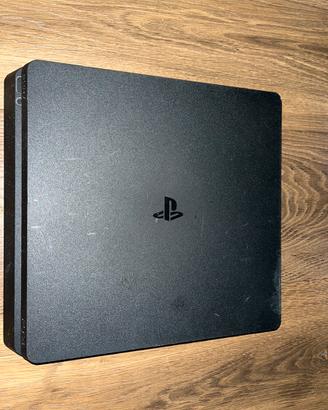 PS4 usata + Controller