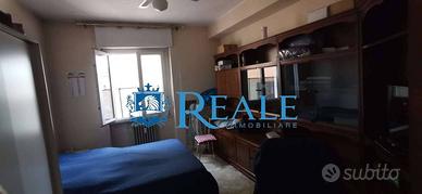 Stanza in appartamento di 75 m² a Milano