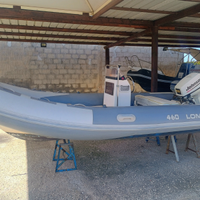 Lomac 460 con 40 CV johnson