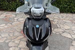 Piaggio Beverly 400 HPE,  dicembre 2025,  2000 km
