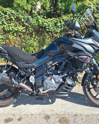 Suzuki Vstrom 650 XT full