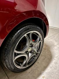 Cerchi Alfa mito 17’ gommati Pirelli
