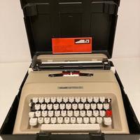 Macchina da scrivere Olivetti Lettera 35