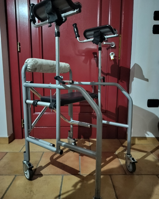 Deambulatore/girello