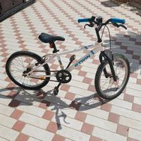 Mountain bike bimbo 