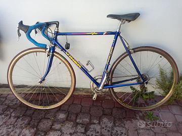 Bici corsa Viner e cambio Campagnolo