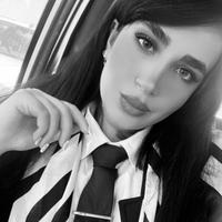 Waitress/graphic designer/cashier/nail artist