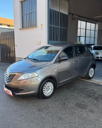 Lancia Ypsilon 1.2 69 CV 5 porte Gold