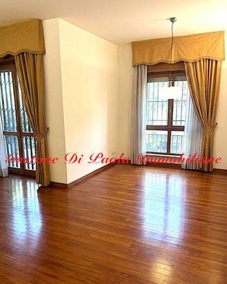 Appartamento di 154 m² con 4 locali e box auto a S