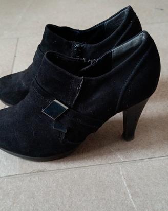 Scarpe nere scamosciate Marco Tozzi n. 37