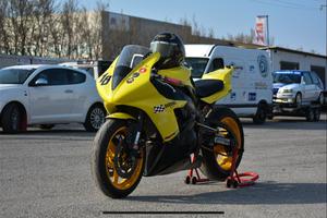 R1 2003 pronto PISTA