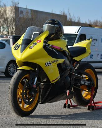 R1 2003 pronto PISTA