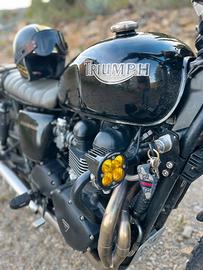 Triumph Bonneville 790 cc black edition