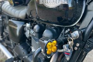 Triumph Bonneville 790 cc black edition