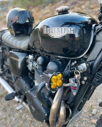 Triumph Bonneville 790 cc black edition