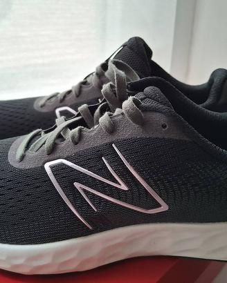 New Balance 520 nere e verdi – Taglia 39
