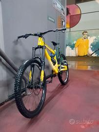 Commencal supreme 8, 26" L (PREZZO TRATTABILE)