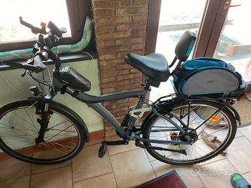 Bici  elettrica e monopattino elettrico in blocco