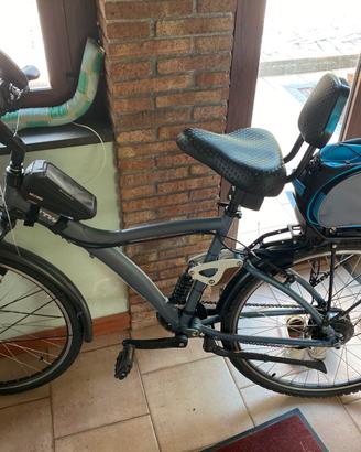Bici  elettrica e monopattino elettrico in blocco