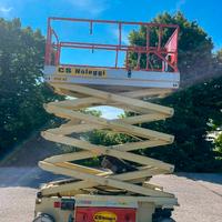 Piattaforma a pantografo JLG 2646 ES