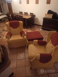2 poltrone + pouf