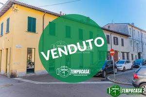 DUE LOCALI IN PIENO CENTRO SENZA SPESE