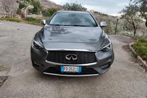 INFINITI Q30 1.5 DCT 109 CV Business Executive