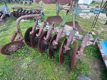 Aratro a 6 dischi Nardi usato