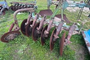 Aratro a 6 dischi Nardi usato