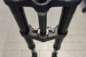 Forcelle SHOWA per Aprilia RSV 1000 / Tuono 