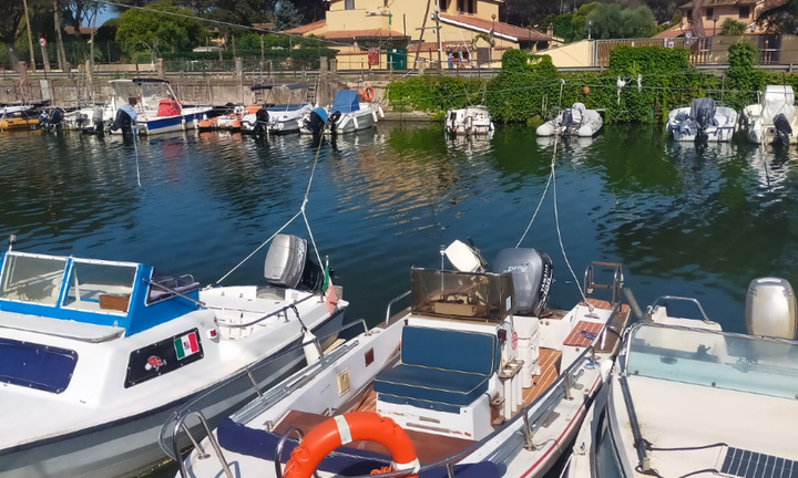 Barca americana MAKO 17